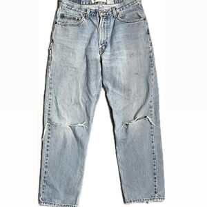 Vintage Levi’s light wash jeans
32×30
